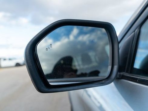 Used 2023 Ford Explorer XLT w/ Equipment Group 202A RWD image 23