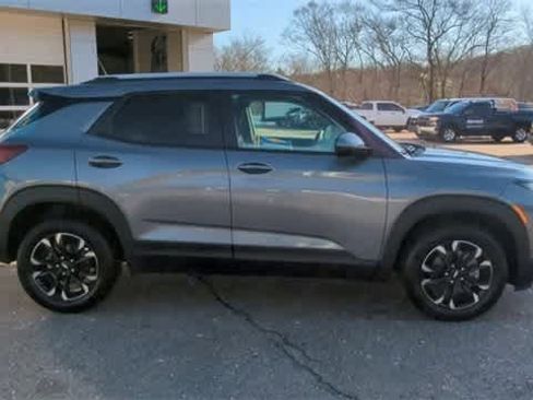 Used 2022 Chevrolet TrailBlazer LT w/ Convenience Package image 9