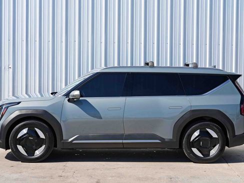 Used 2024 Kia EV9 Wind image 50