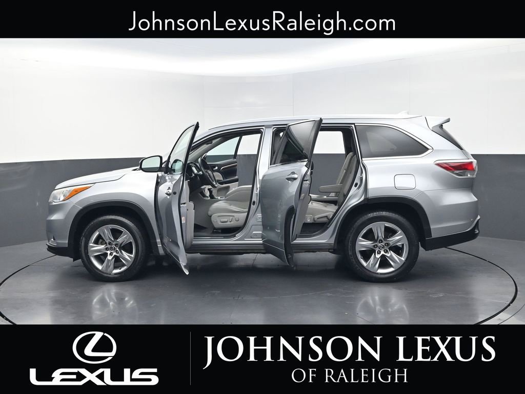 Used 2016 Toyota Highlander Limited Platinum FWD image 35