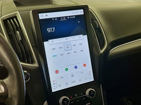 Used 2021 Ford Edge Titanium image 21