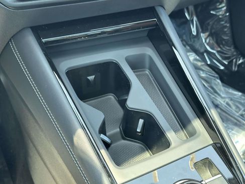 New 2026 Volkswagen Tiguan SEL R-Line AWD/4WD image 25