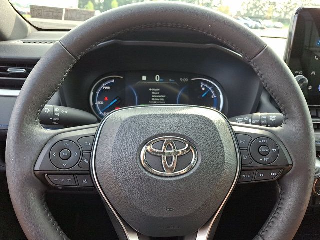 Used 2025 Toyota RAV4 XSE w/ Weather Package AWD/4WD image 20