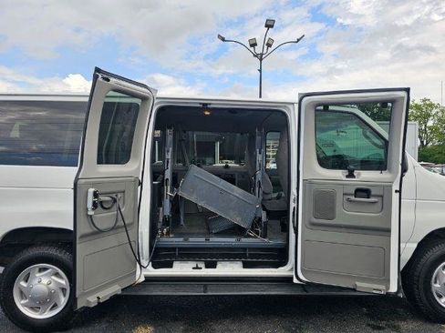Used 2011 Ford E-350 and Econoline 350 XLT RWD image 27