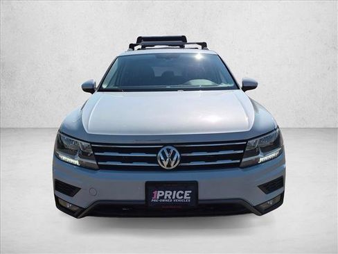 Used 2018 Volkswagen Tiguan SEL AWD/4WD image 2
