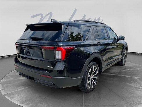 Used 2025 Ford Explorer ST-Line AWD/4WD image 7