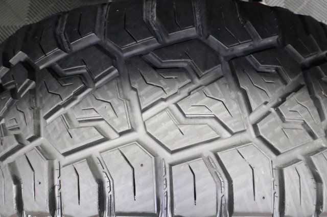 Used 2014 Ford F250 Platinum w/ FX4 Off-Road Package AWD/4WD image 86