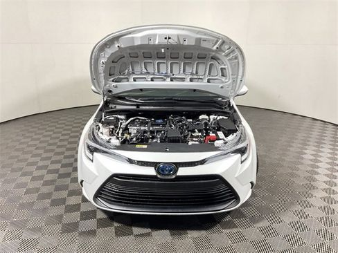 Used 2024 Toyota Corolla LE image 6