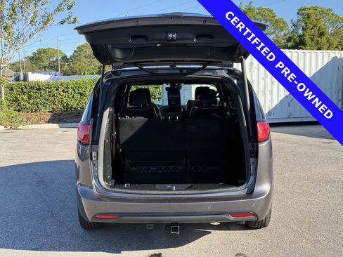 Used 2020 Chrysler Pacifica Limited w/ Advanced Safetytec Group image 13