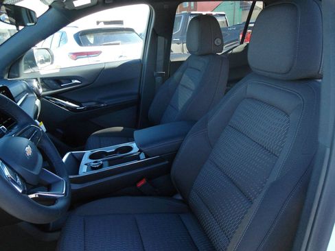 New 2026 Chevrolet Equinox LT w/ Convenience Package II image 13