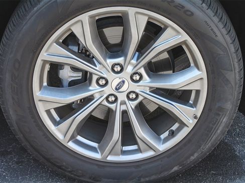 Used 2023 Ford Explorer XLT w/ Equipment Group 202A image 6