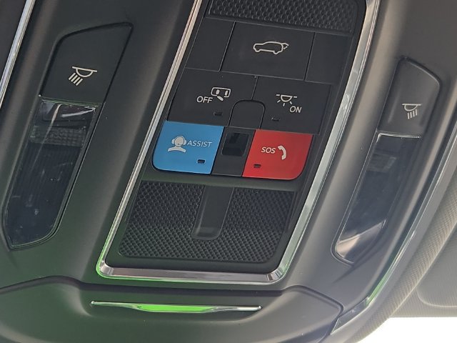 Used 2023 Jeep Grand Cherokee Limited AWD/4WD image 25