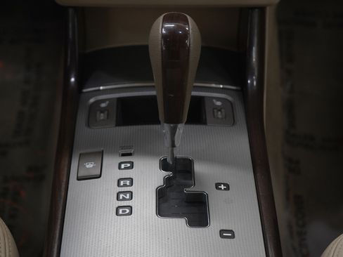 Used 2010 Hyundai Azera Limited image 17