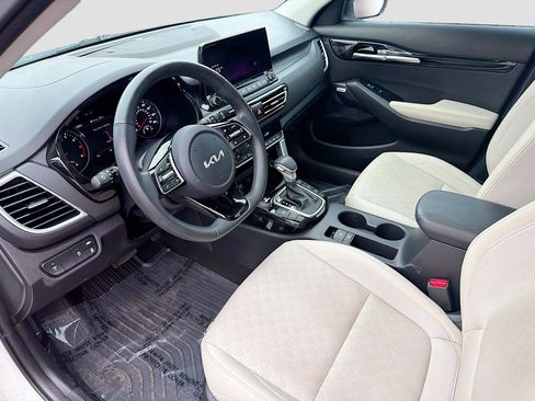 Used 2023 Kia Seltos SX image 24