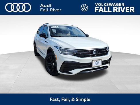 Certified 2024 Volkswagen Tiguan SE R-Line AWD/4WD image 1