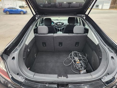 Used 2017 Chevrolet Volt LT w/ Comfort Package image 13