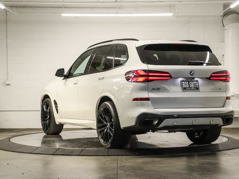 Used 2026 BMW X5 sDrive40i w/ M Sport Package RWD image 4