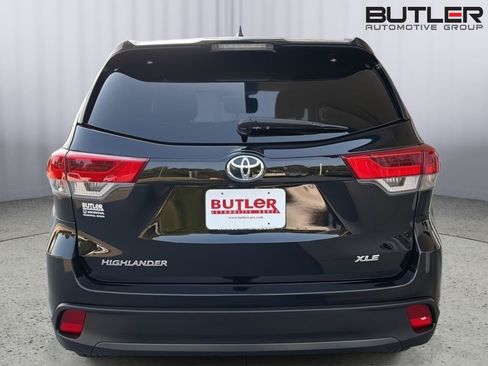 Used 2017 Toyota Highlander XLE FWD image 5