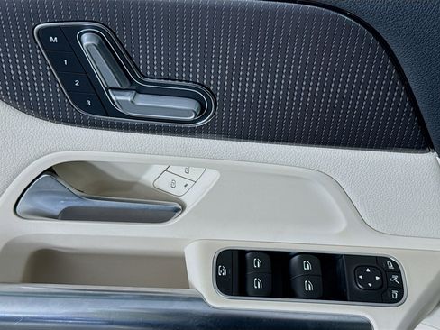 Used 2023 Mercedes-Benz GLA 250 w/ Premium Package image 22