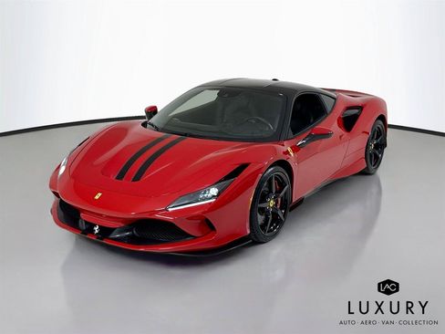 Used 2021 Ferrari F8 Tributo RWD image 4