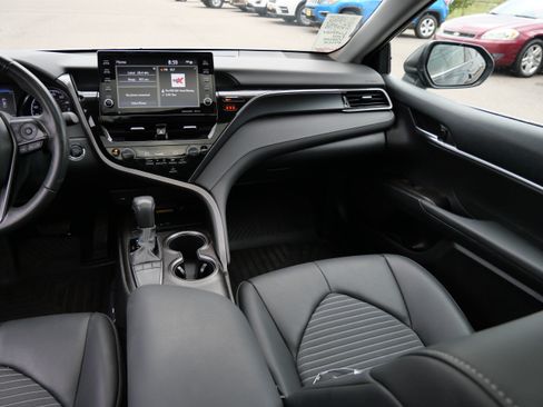 Used 2023 Toyota Camry SE w/ Audio Upgrade Package FWD image 11