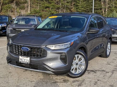 Used 2024 Ford Escape Active image 2