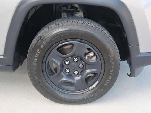 Used 2019 Jeep Compass Sport image 10