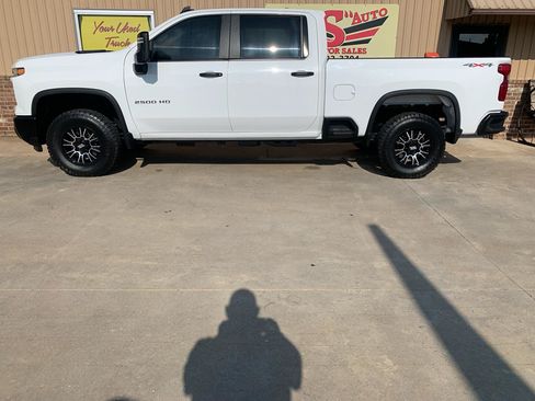 Used 2024 Chevrolet Silverado 2500 W/T AWD/4WD image 5
