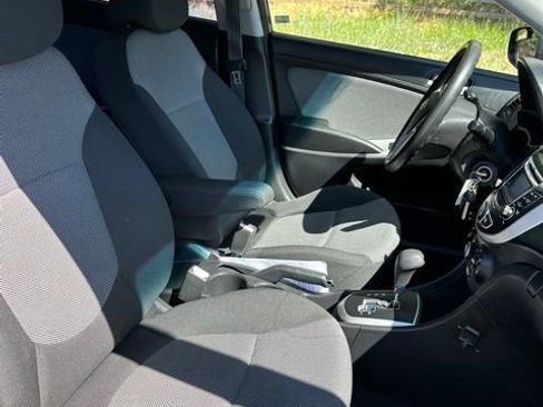 Used 2012 Hyundai Accent GS FWD image 23