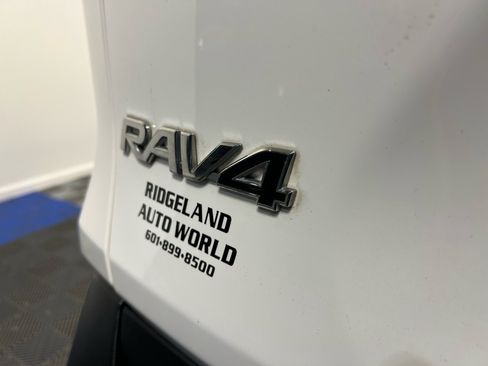 Used 2020 Toyota RAV4 XLE w/ Convenience Package image 30