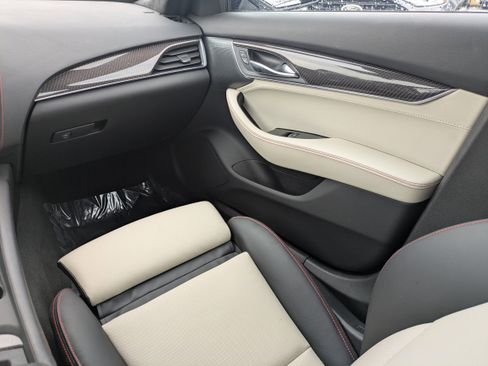 Certified 2025 Cadillac CT5 V image 9