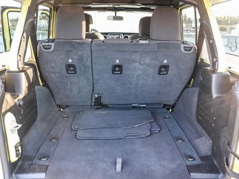 Used 2023 Jeep Wrangler Unlimited Sport AWD/4WD image 31