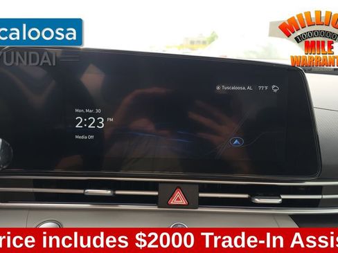 Used 2024 Hyundai Elantra Limited image 19