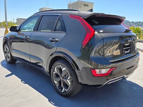 Certified 2024 Kia Niro Wind w/ Wind Preserve Package FWD image 5
