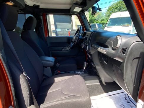 Used 2014 Jeep Wrangler Unlimited Sport w/ Quick Order Package 24S AWD/4WD image 26