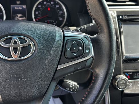 Used 2016 Toyota Camry XSE w/ Moonroof Package FWD image 11