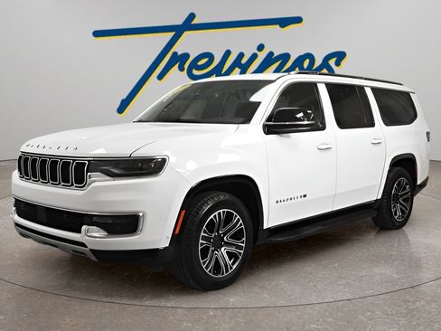 Used 2023 Jeep Wagoneer L Series II RWD image 8