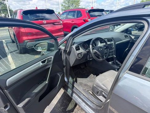 Used 2016 Volkswagen Golf S FWD image 6