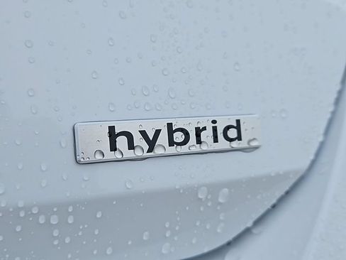 Used 2025 Hyundai Elantra SEL FWD image 8