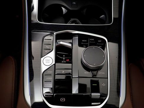 New 2026 BMW X5 xDrive50e w/ M Sport Package AWD/4WD image 12