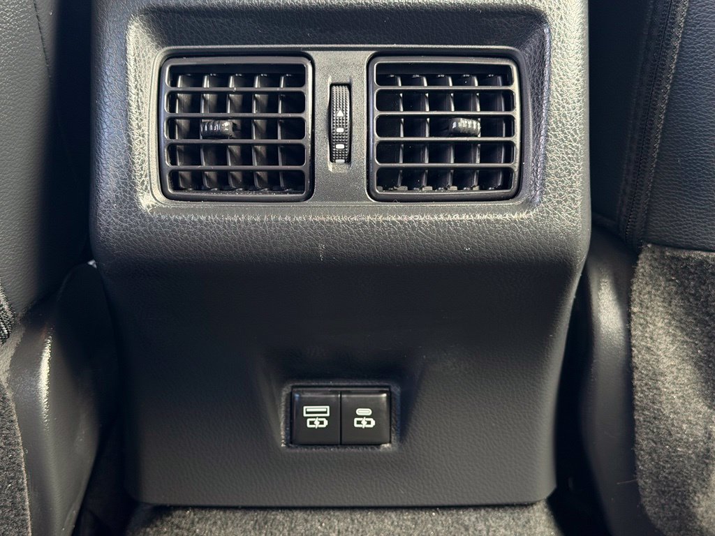 Used 2025 Toyota Camry SE w/ Convenience Package FWD image 16
