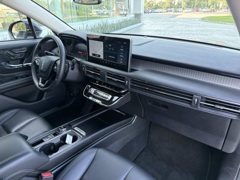 Used 2024 Lincoln Corsair FWD image 22