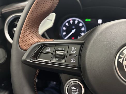 New 2025 Alfa Romeo Stelvio Sprint image 25