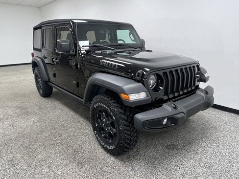 Used 2023 Jeep Wrangler Willys image 17