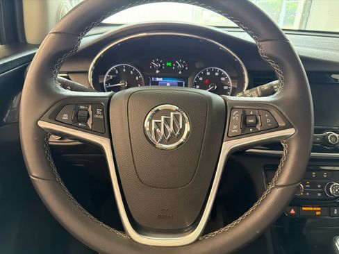 Used 2022 Buick Encore Preferred FWD image 33