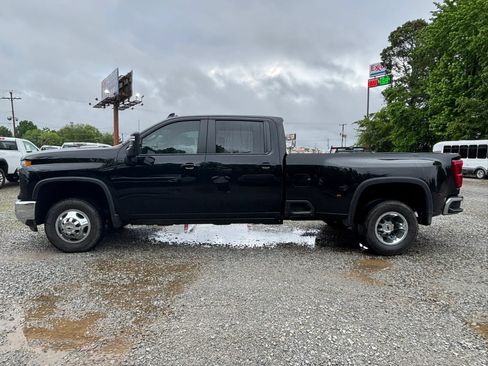 Used 2024 Chevrolet Silverado 3500 LT w/ Texas Edition AWD/4WD image 2