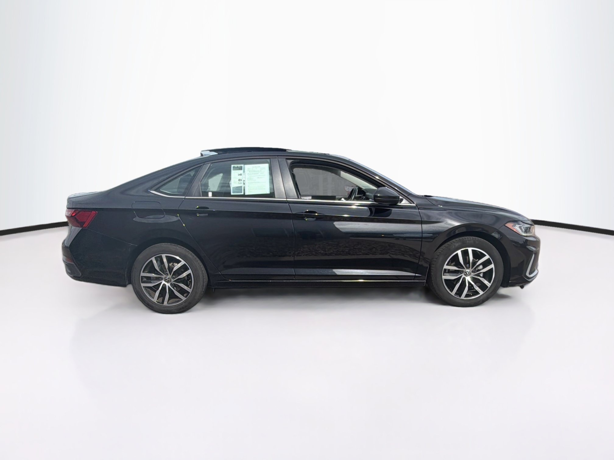 Used 2025 Volkswagen Jetta SE FWD image 10