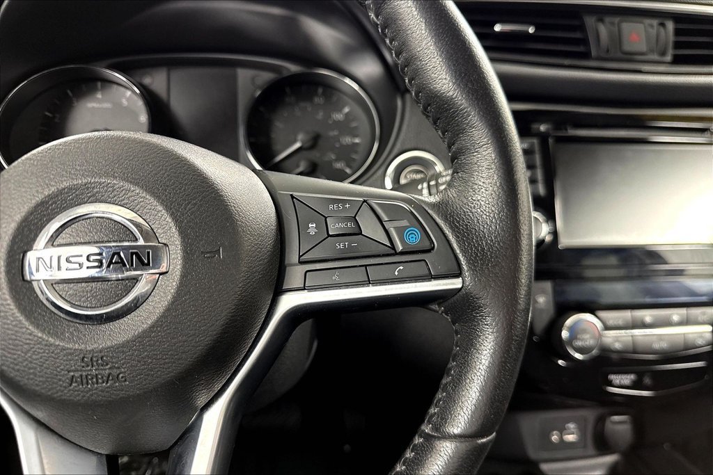 Used 2019 Nissan Rogue SV w/ Premium Package AWD/4WD image 14