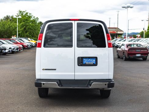 Used 2025 Chevrolet Express 3500 LT w/ LT Preferred Equipment Group RWD image 10