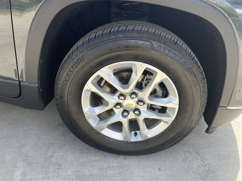 Certified 2021 Chevrolet Traverse LT FWD image 32